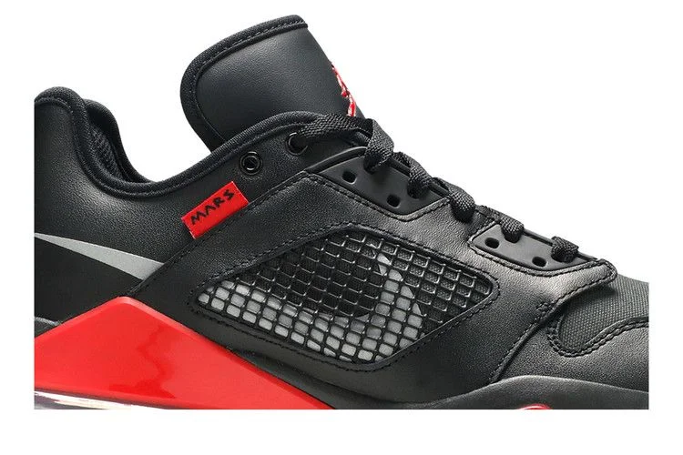 Кроссовки Air Jordan Mars 270 Low 'Bred'