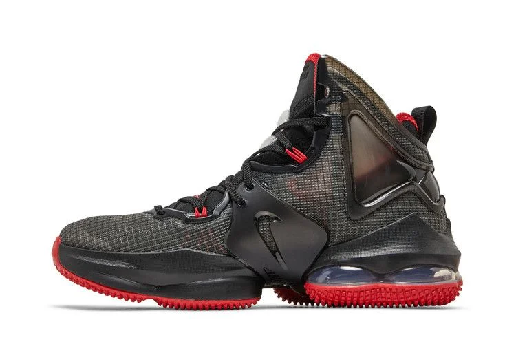 Кроссовки Nike LeBron 19 GS 'Bred'