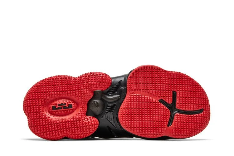 Кроссовки Nike LeBron 19 GS 'Bred'
