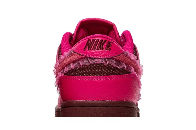 Кроссовки Nike Wmns Dunk Low 'Valentine's Day'