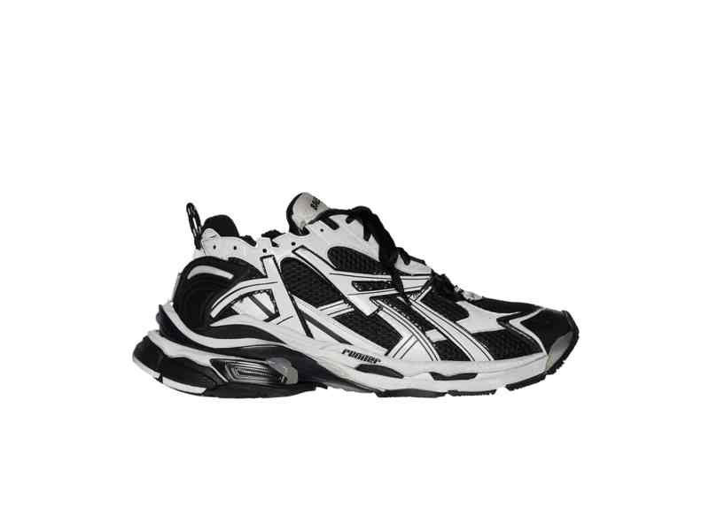 Balenciaga race runners store black and white