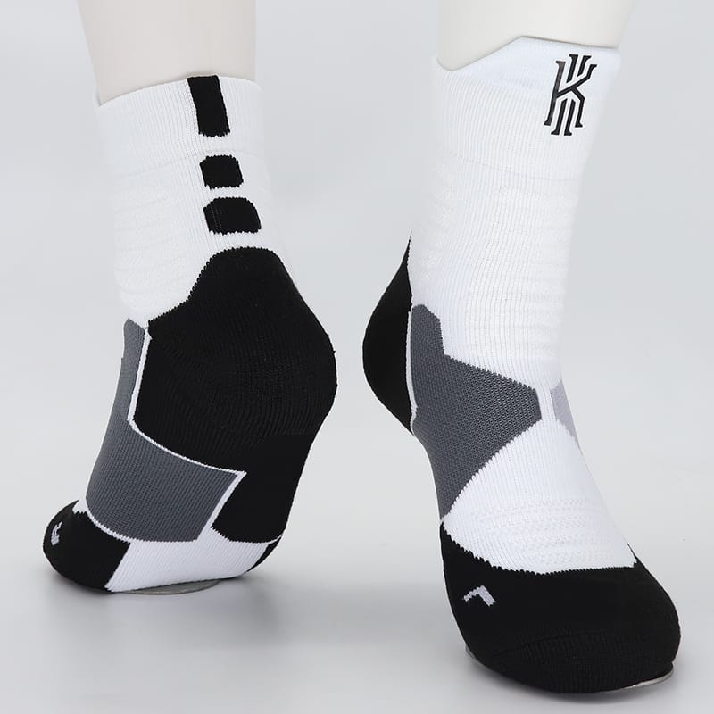 daiong-irving-white-black-socks