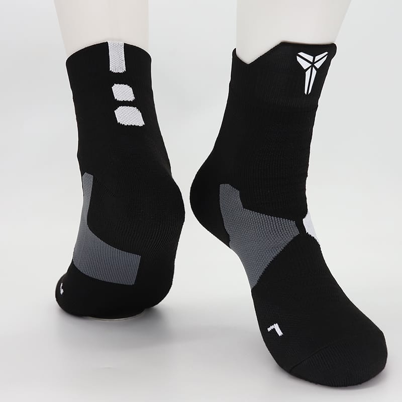 daiong-kobe-black-white-socks