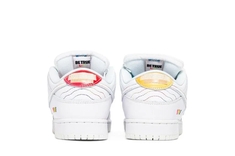 Кроссовки Nike Dunk Low SB 'Be True'
