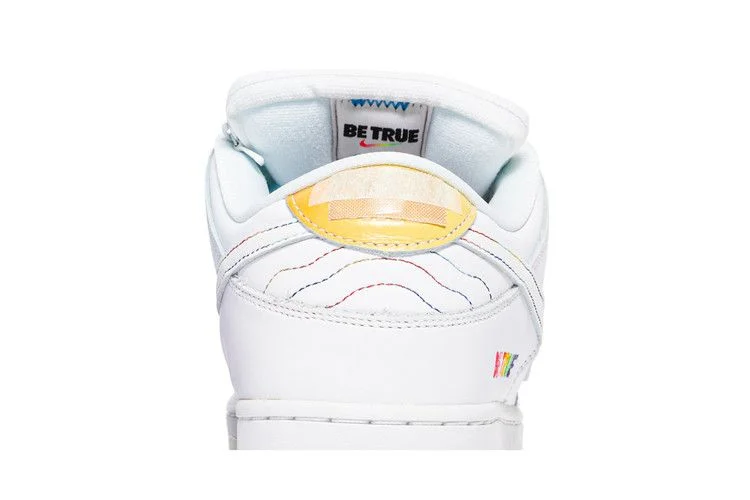 Кроссовки Nike Dunk Low SB 'Be True'