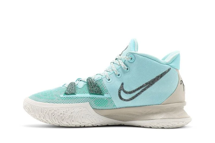 Кроссовки Nike Kyrie 7 'Copa'
