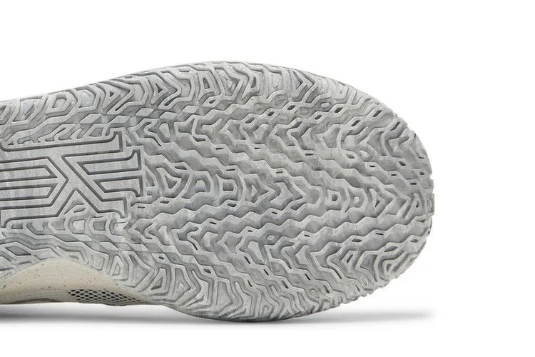 Кроссовки Nike Kyrie 7 SE GS 'Chip'