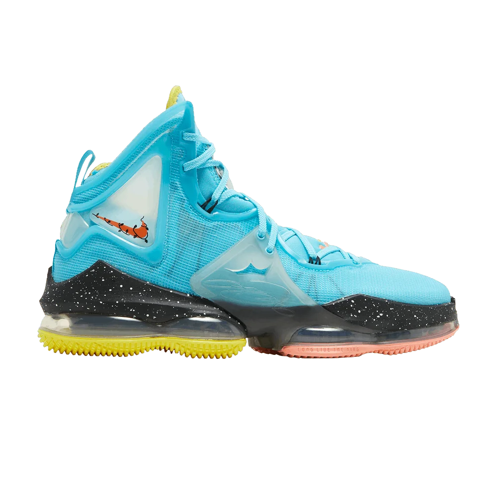 Кроссовки Nike LeBron 19 'Christmas'
