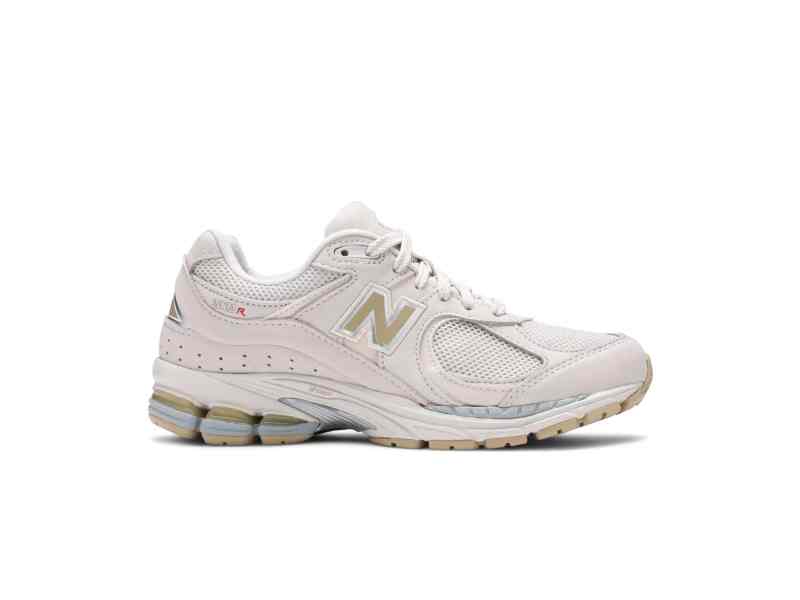 new-balance-2002r-cream