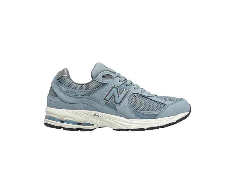 new-balance-2002r-light-blue