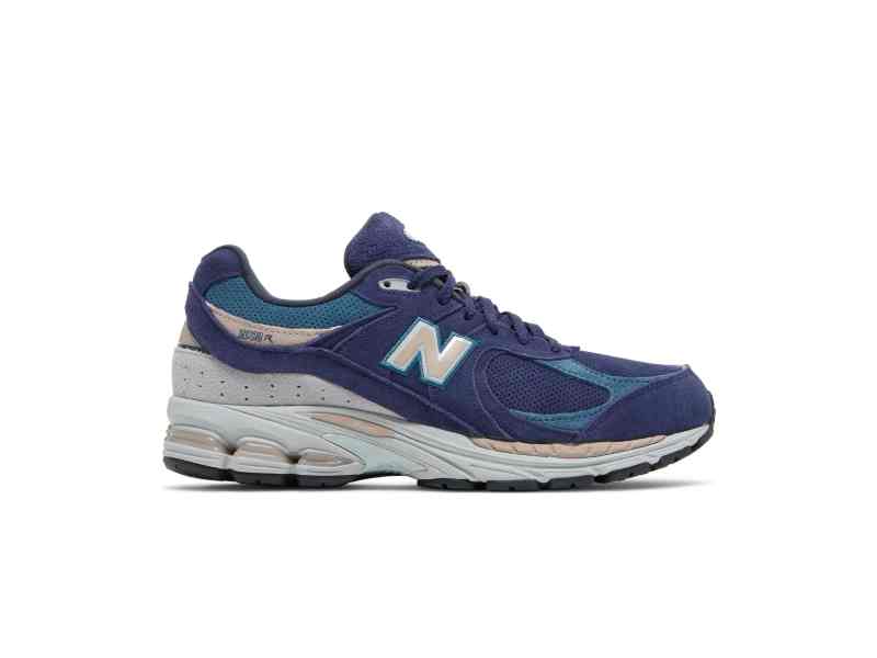 new-balance-2002r-navy-pink