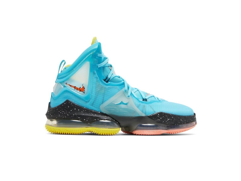 nike-lebron-19-christmas