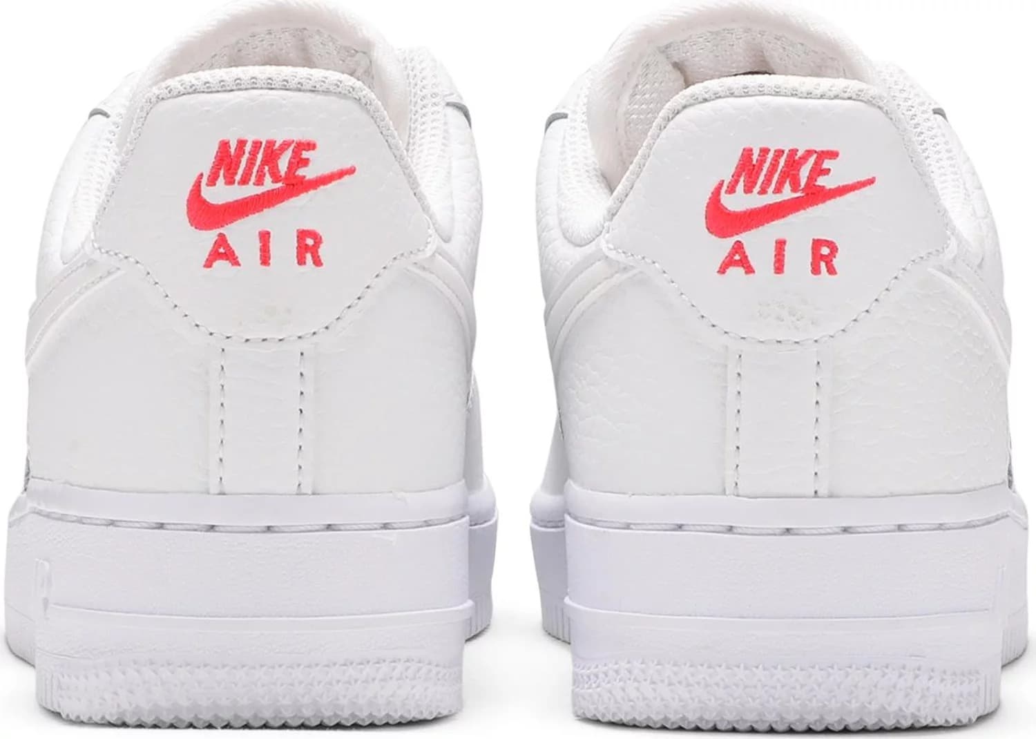 Кроссовки Wmns Nike Air Force 1 ’07 Essential Summit White Solar Red