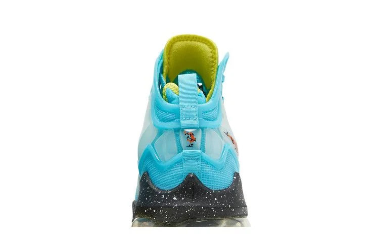 Кроссовки Nike LeBron 19 'Christmas'