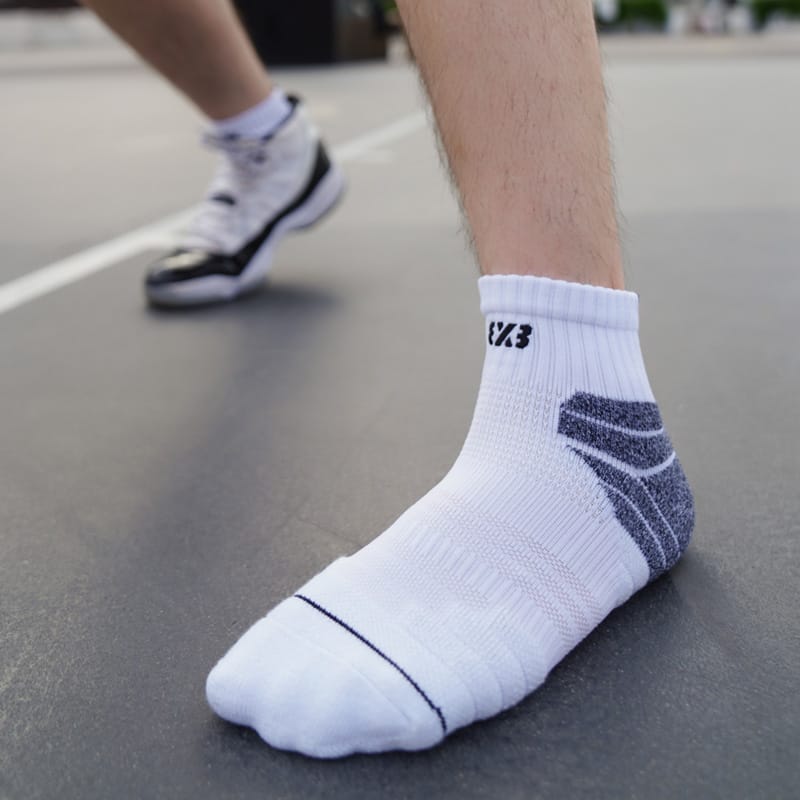 ehot-3x3-white-grey-short-socks