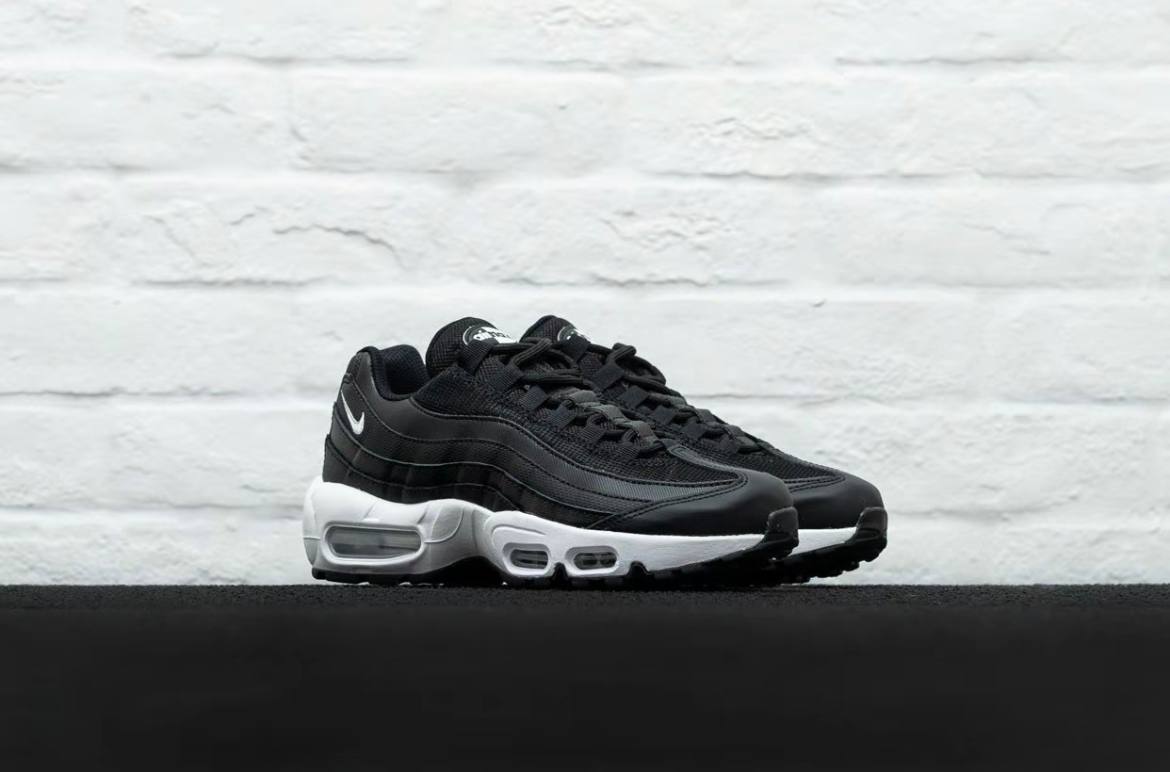 Кроссовки Wmns Nike Air Max 95 Essential Black White