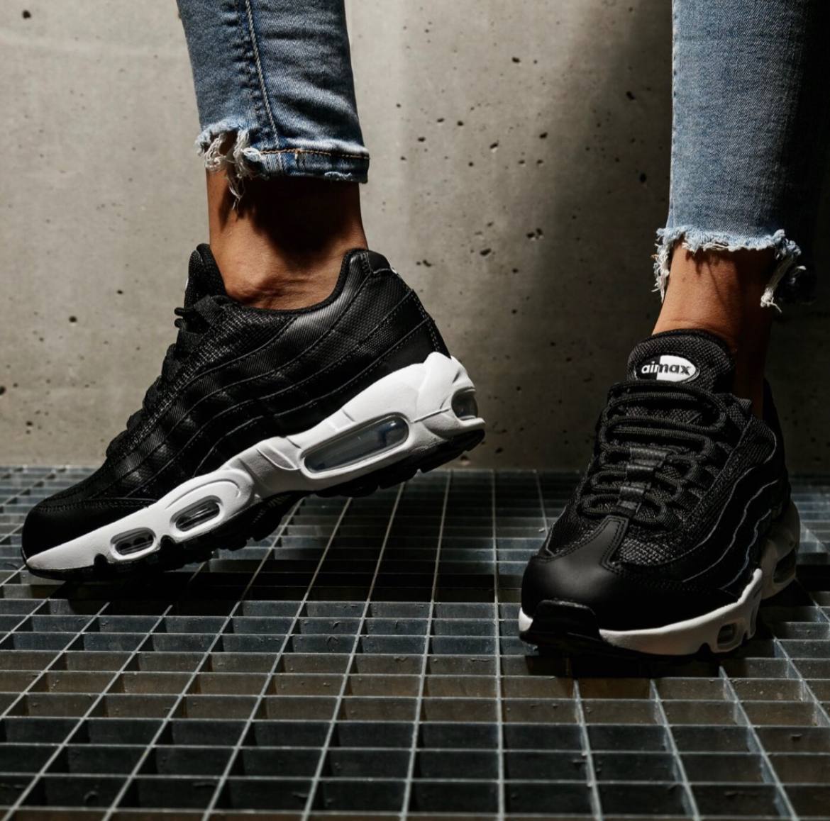 Кроссовки Wmns Nike Air Max 95 Essential Black White