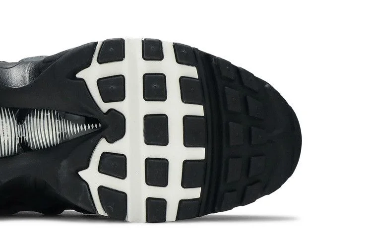 Кроссовки Nike Air Max 95 Essential 'Black Smoke Grey'