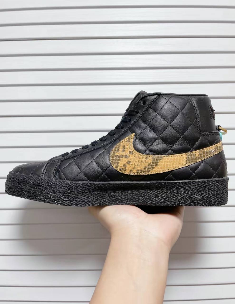 Supreme x Nike Zoom Blazer Mid QS SB Triple Black DV5078 001