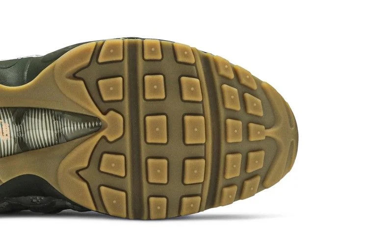 Кроссовки Nike Air Max 95 Essential 'Camo'