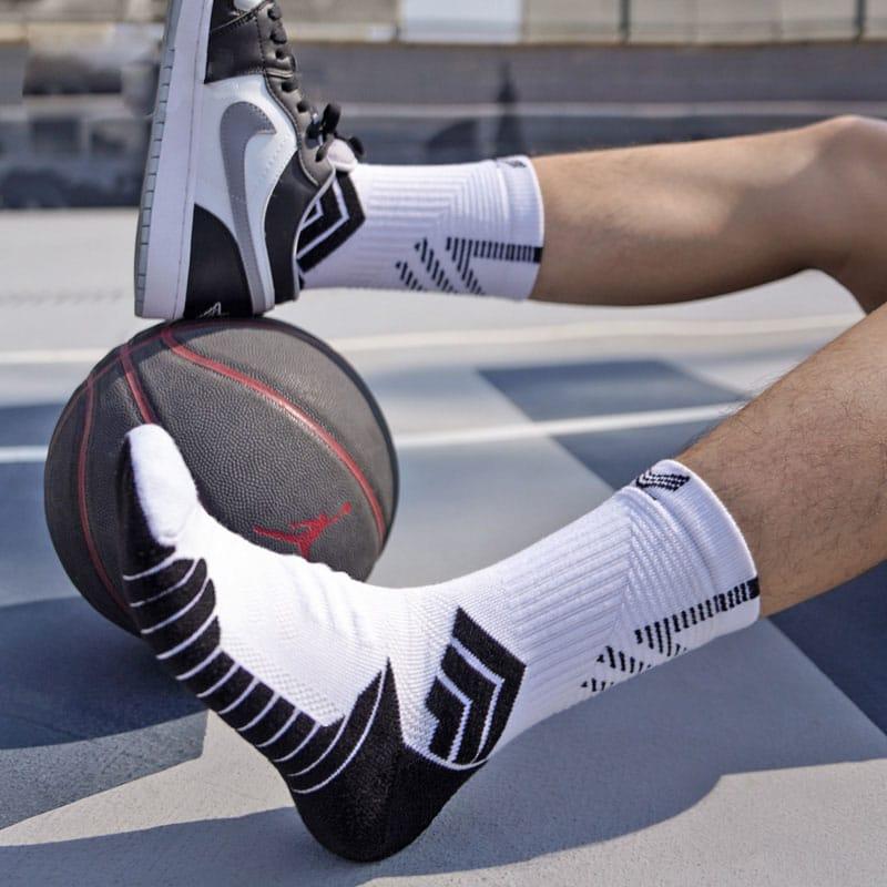 ehot-arrow-white-quarter-socks