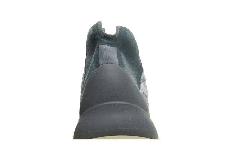 Кроссовки adidas Yeezy Quantum 'Mono Carbon'