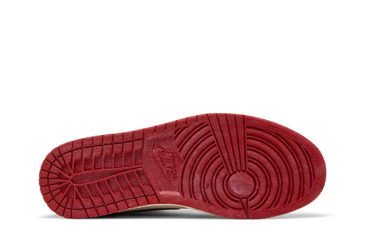 Кроссовки Air Jordan 1 Retro High OG 'Chicago Lost & Found'