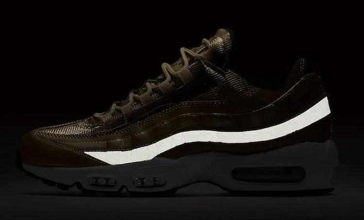 Кроссовки Nike Air Max 95 QS 'Metallic Gold'