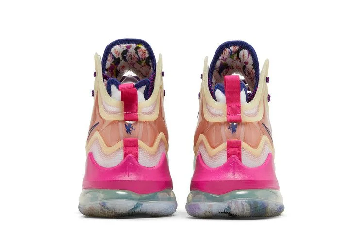 Кроссовки Nike LeBron 19 EP 'Valentine's Day'