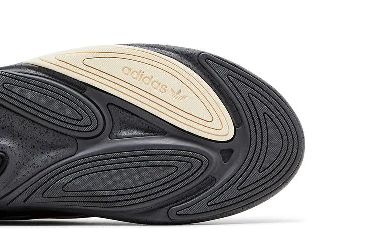 Кроссовки Adidas Ozelia 'Victory Crimson'