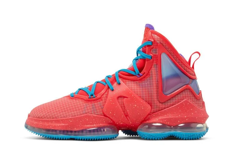 Кроссовки Nike LeBron 19 'King's Crown'