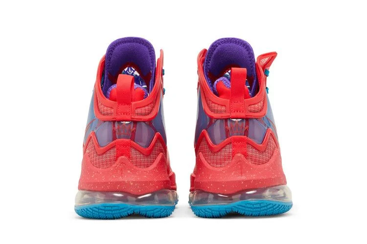 Кроссовки Nike LeBron 19 'King's Crown'