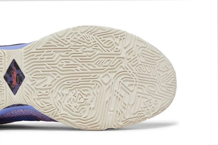 Кроссовки Nike LeBron 20 'Purple And Gold'