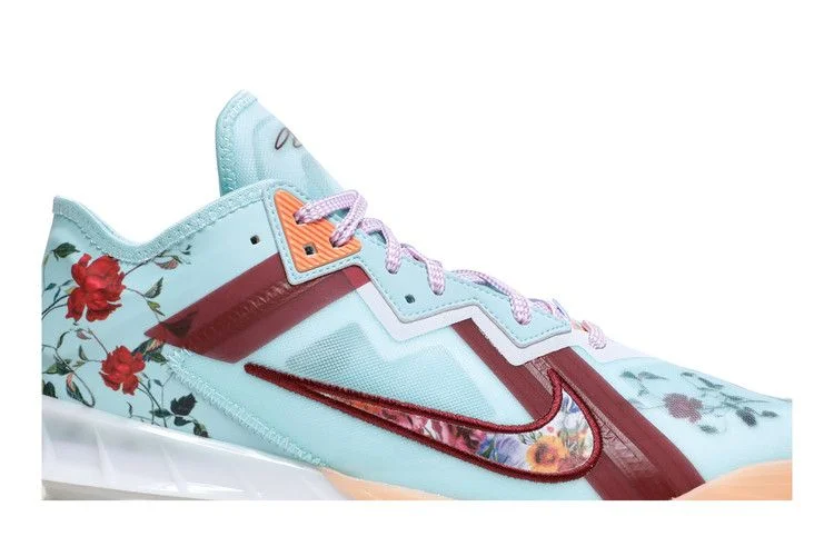 Кроссовки Mimi Plange x Nike LeBron 18 Low 'Daughters'