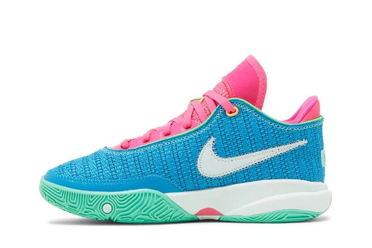 Кроссовки Nike LeBron 20 GS 'Laser Blue'