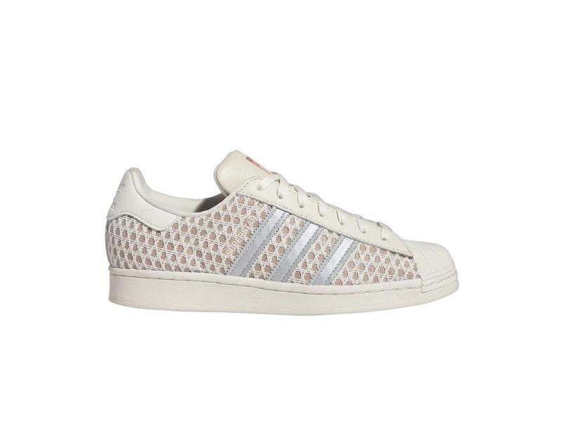 ivy-park-x-adidas-superstar-j-ivytopia