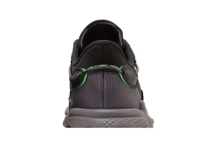 Кроссовки adidas Ozweego 'Black Charcoal Screaming Green'