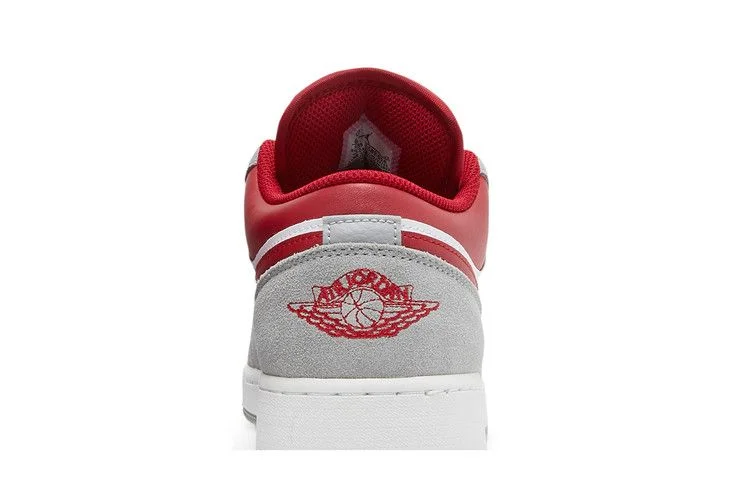 Кроссовки Air Jordan 1 Low SE GS 'Light Smoke Grey Gym Red'