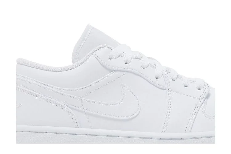 Кроссовки Air Jordan 1 Low 'Triple White' 2022