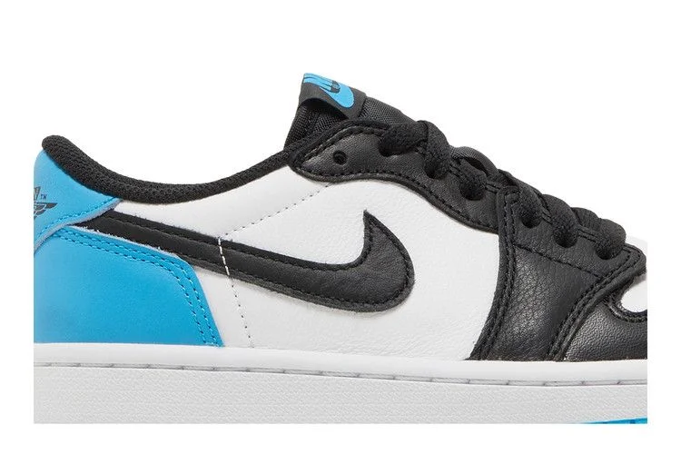 Кроссовки Wmns Air Jordan 1 Retro Low OG 'UNC'