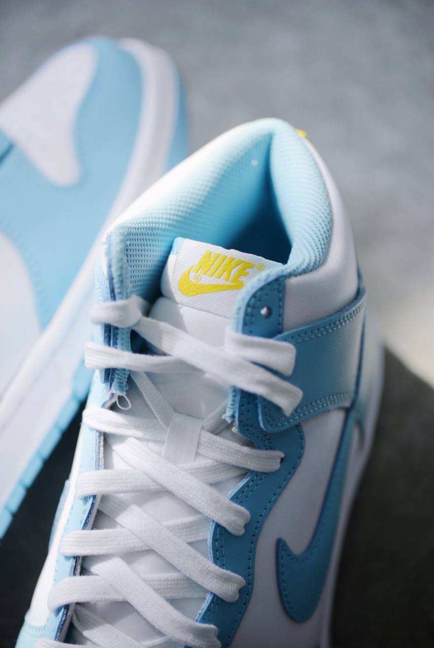 Nike dunk high blue and white deals