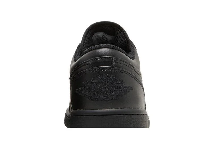 Кроссовки Air Jordan 1 Low 'Triple Black' 2022
