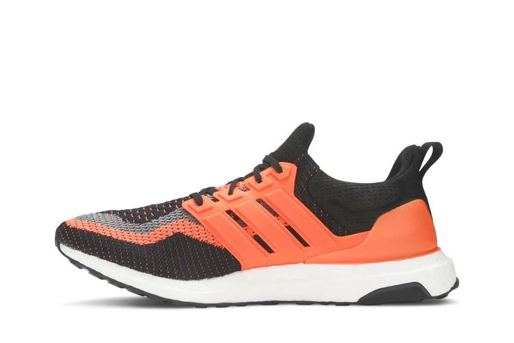 Кроссовки Juventus FC x adidas UltraBoost DNA 'Football Pack'