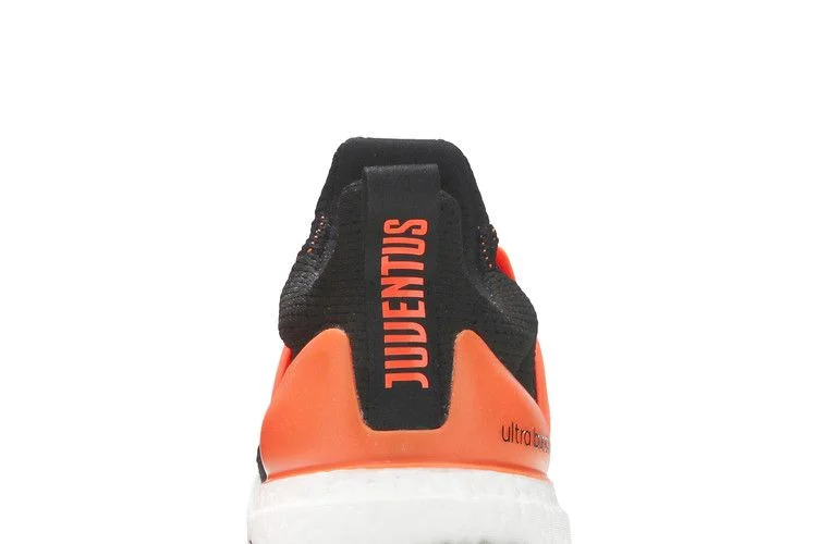 Кроссовки Juventus FC x adidas UltraBoost DNA 'Football Pack'