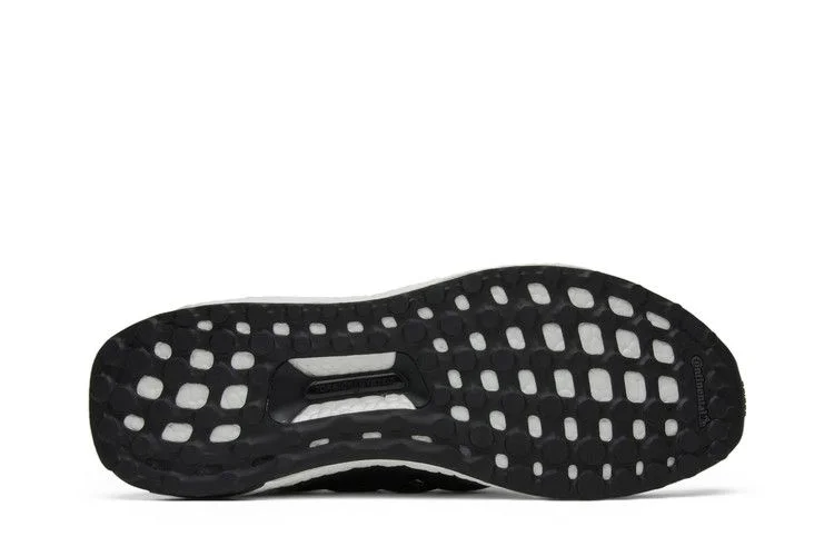 Кроссовки Sneakersnstuff x Social Status x adidas UltraBoost SE 'White Black'