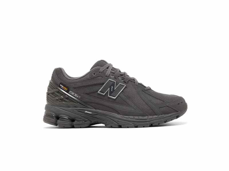 new-balance-1906r-cordura-magnet