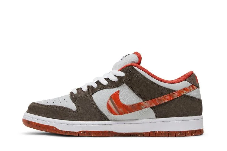 Кроссовки Crushed D.C. x Nike Dunk Low SB 'Golden Hour'