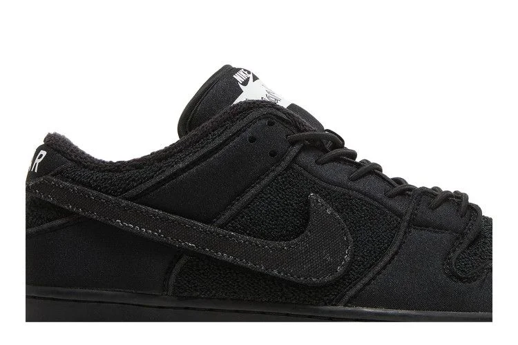 Кроссовки Gnarhunters x Nike Dunk Low SB 'Black'