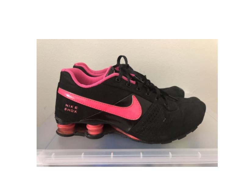 nike-shox-deliver-gs-black-pink-flash