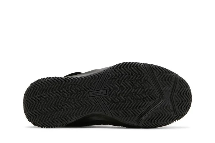 Кроссовки Nike LeBron Soldier 13 Flyease GS 'Triple Black'